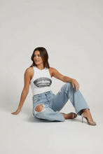 Load image into Gallery viewer, Distressed Jeans