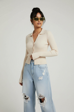 Load image into Gallery viewer, Distressed Jeans