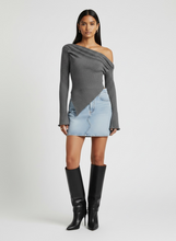 Load image into Gallery viewer, Ribbed Knit Long Sleeve
